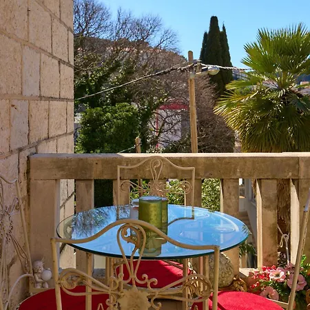 Apartament Garden Antique With Bubble