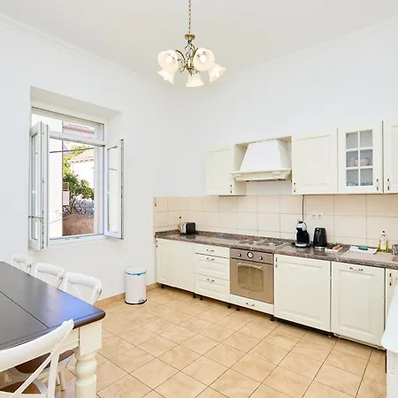 Garden Antique With Bubble Apartament Dubrownik