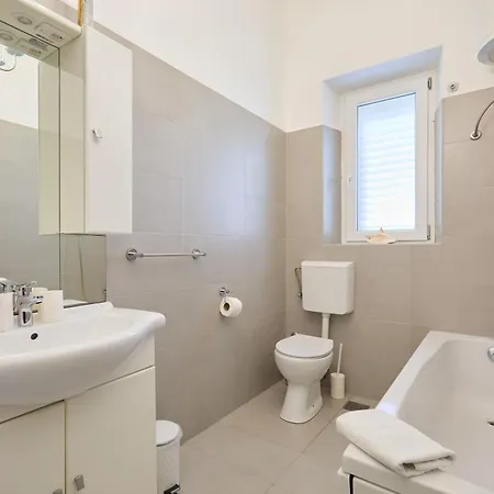 Garden Antique With Bubble Apartman *