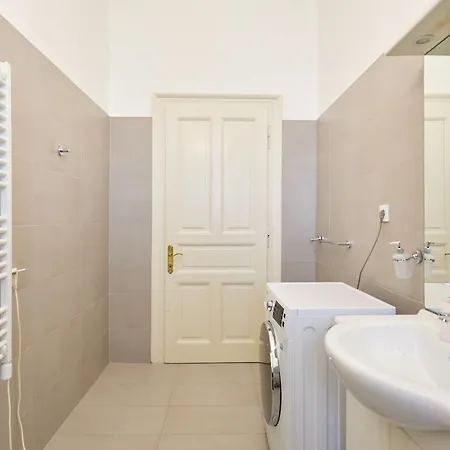 Garden Antique With Bubble Apartament *