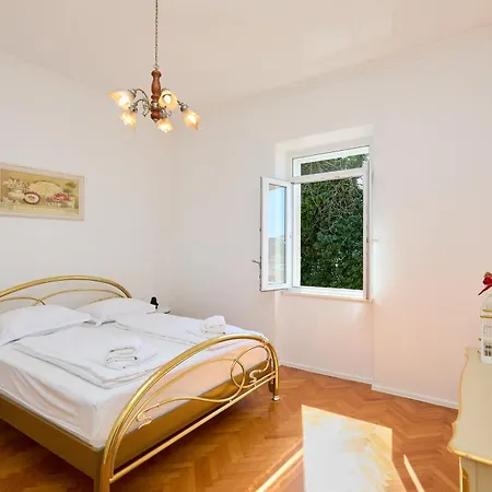 Garden Antique With Bubble Apartment Dubrovnik