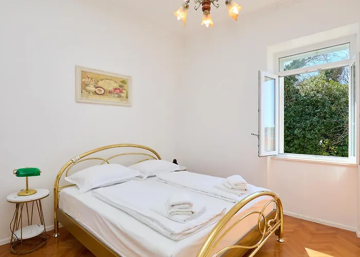 Garden Antique With Bubble *