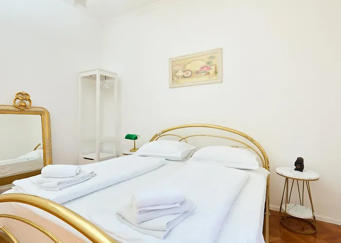 Garden Antique With Bubble Appartement *