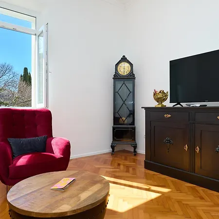 Garden Antique With Bubble *